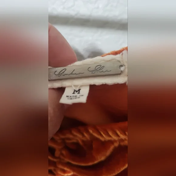 Amber Skies  Velvet Ruched Top Size M EUC - Picture 10 of 10